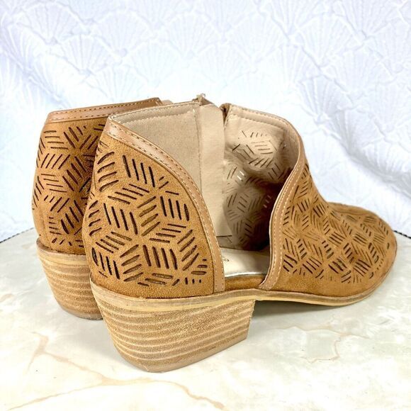 Catherine Malandrino Flakey Ankle Heel Boots Brown Faux Suede Boho Dressy Bootie - Picture 9 of 13